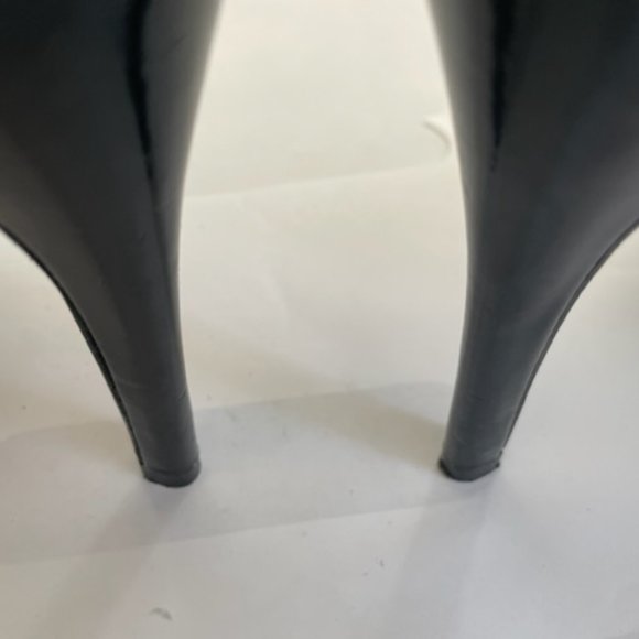 Black Suede and Patent leather pump heels - Picture 5 of 6